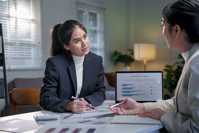 qué hace una consultora financiera en Lima